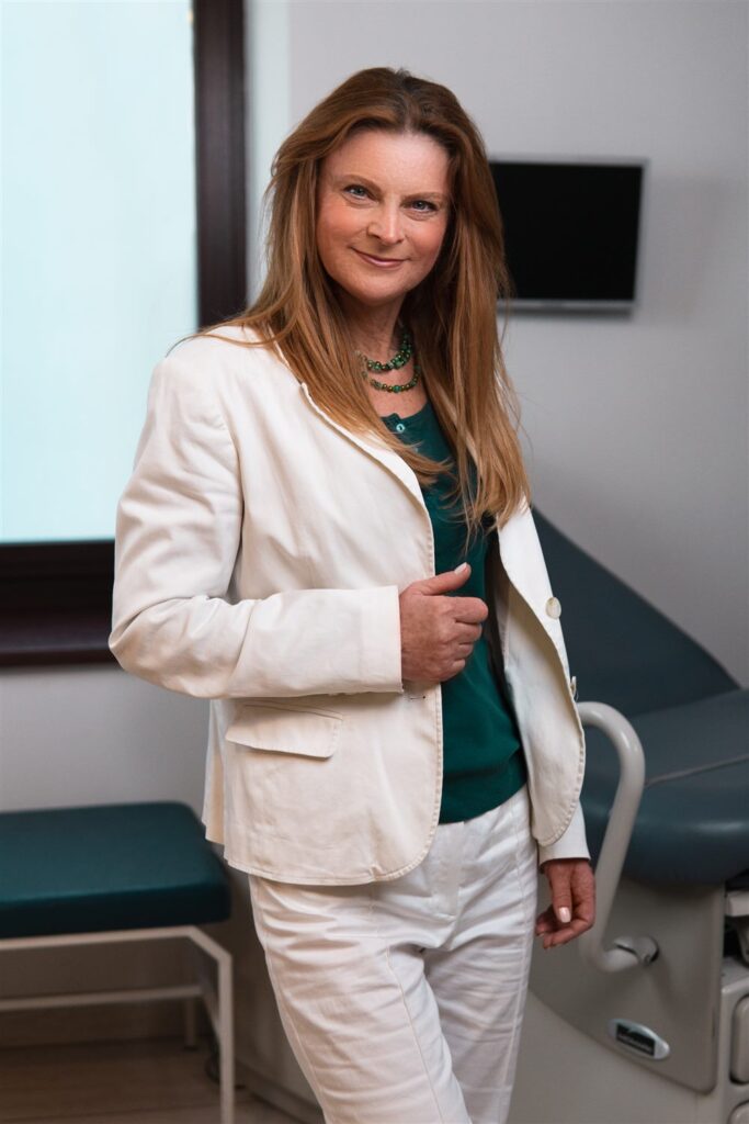 dr Bożena Chociełowska w gabinecie